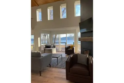 Image de Stunning 3 bed/3bath Renovated Cabin on Lake Pepin