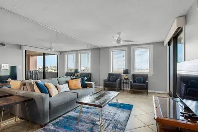 Image de Private Beach, Heated Pool, Hot Tub, Great For Families. Fully loaded kitchen!