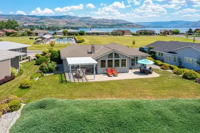 Image de Wapato Point Pool Side Home Sleep 8, 3 Bed 2. 5 Bath, Lake Views by Outdoor Pool