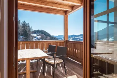 Image de Appartement de vacances \"Sonnenschein\" près de Seiser Alm avec vue sur montagne et balcon