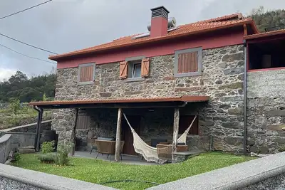 Image de House in the Mountains With Garden