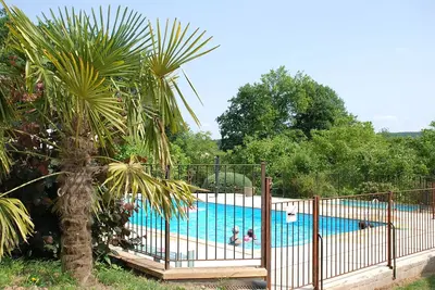 Image de Gîte Glycines en Périgord noir dans village familial de 6 gîtes près de Lascaux