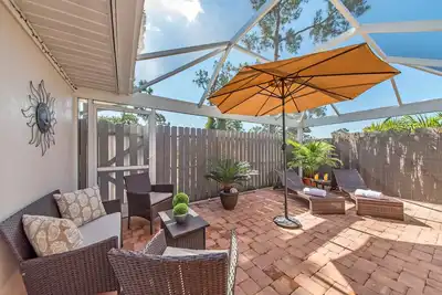 Image de Updates Polynesian Villa - 5 minutes from Gulf Beaches!