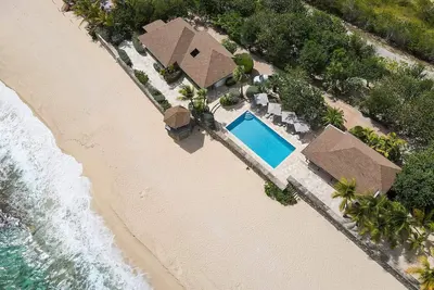 Image de Blue Beach in Terres Basses by Personal Villas - Breathtaking Sunset and Views