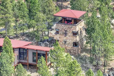 Savor tranquility with Mt. Rushmore views and nearby Custer State Park.