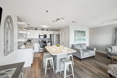 Image de Gulf Place Penthouse | Gulf Views | Community Pools | Close to Beach Access