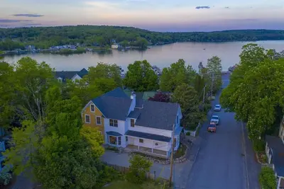 Image de Meredith Bay Views in the heart of Downtown! Home in Meredith, Nh.