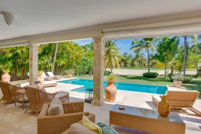 Image de Modern Villa with wide golf views and near the beach