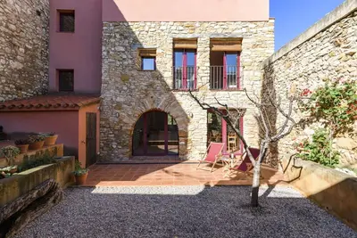 Belle maison de vacances privée avec terrasse, animaux admis, vue panoramique et parking