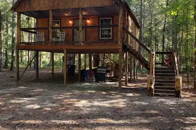 Image de Cabin overlooking creek close to National Forrest a great place to relax
