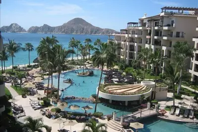 Image de 1708 - Luxury-Spacious-Medano Beachfront-Close to Marina and Downtown Cabo!