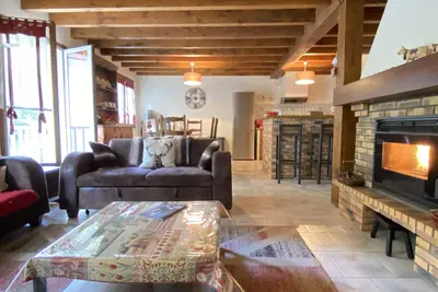 Image de Maison de ville 9p, 4 chambres. Balcon et parking.