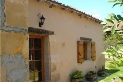 Image de 200 ans chalet converti près de Bergerac