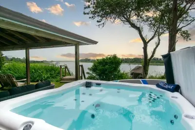 Image de Seaside Retreat w/ Private Beach Landing!