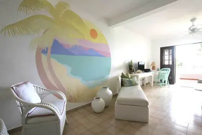 Image de Magnificent views, beachfront townhouse walking distance to restaurants and town