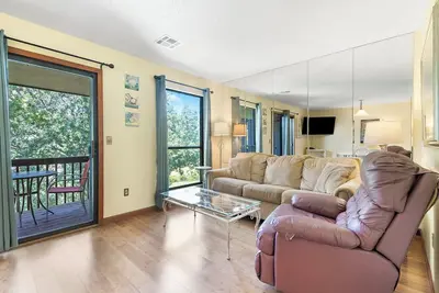 Image de One Bedroom Condo at Pointe Royale Golf Resort - King Bed, Balcony, Full Kitchen