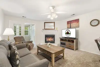 Image de Condo at Pointe Royale Golf Resort - Whirlpool Tub, Sunroom, Sleeps 6. Ticket Discounts