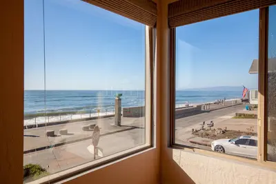 Image de Beachfront Ocean Views 20 mins to San Francisco! (Neptune 3)