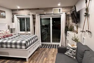 Image de B103 · Cozy Studio apt w/pool & hot tub Ski Loon Mountain