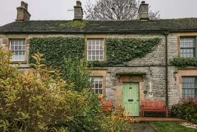 Image de 3 Old Hall Cottages, family friendly, with open fire in Bakewell