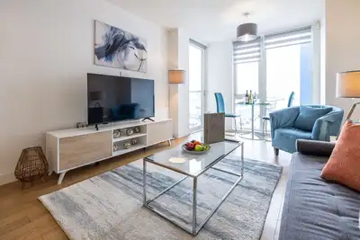 Image de Modern, stylish city centre apartment near train station