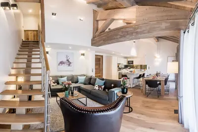 Superbe appartement chalet 6 pièces avec jacuzzi et parking à Tignes