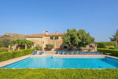 Image de Belle maison de vacances \"Can Faveta\" avec vue sur la montagne, piscine, Wi-Fi