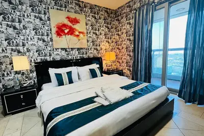 Image de 68 Floor Marina View 1 Bedroom Apartment Princess Tower Dubai Marina