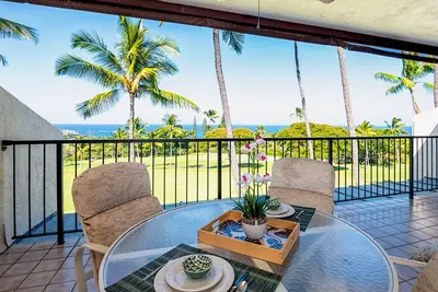 Image de Remodeled 🏝 Amazing Ocean Views over Lush Golf Course! 🐠 Country Club Villas 320 🩴