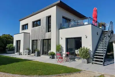 Image de Maison neuve, lumineuse, spacieuse. A 150 m de la plage et 400 m du port. 8 lits