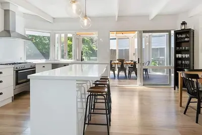 Image de Oasis on Grange peaceful and stylish