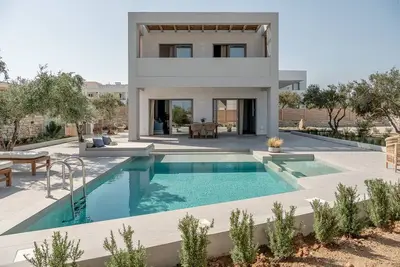 Image de Heated private pool★Walk to Market & Taverna★500mt to the beach★