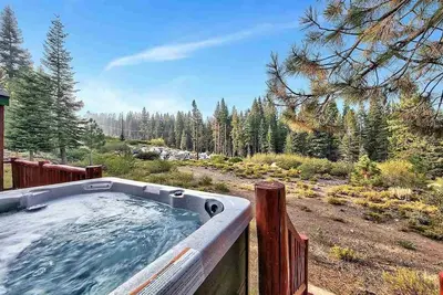Cabin retreat with Hot Tub