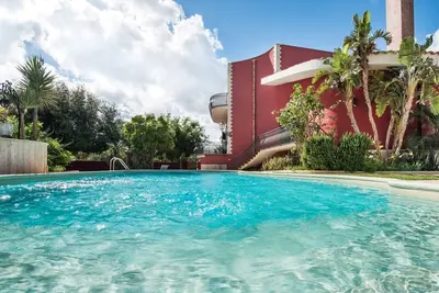 Image de Villa avec piscine privée à Sicilia avec mobilier extérieur et sauna