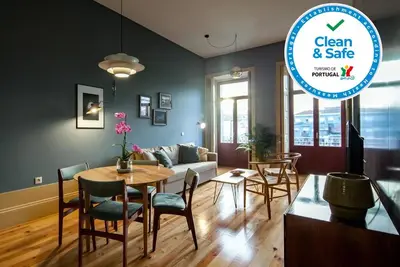 Image de One Bedroom Apartment with Balcony and Pool View