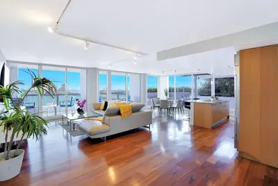 Wait N' Sea! 2 Bedroom Corner Direct Water View!