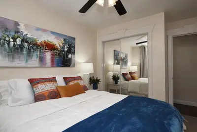 Image de Anna's Alley Cute top floor 3 Bd/ House Heart of Slc