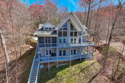 Image de Beautiful Mountain Lakefront Home Lake Nantahala, North Carolina, Usa