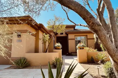 Image de Grayhawk Golf Course Retreat 3 Bed/3 Bath Home w/ Putting Green