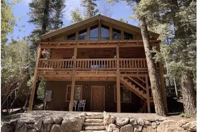 Image de Bear Paw Cabin near Lincoln National Forest 2, 400 sq. ft.