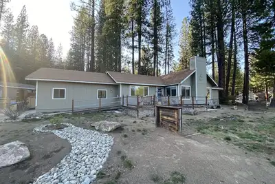 Image de New Ac Installed:  3 bedroom home with golf course view, Dogs Ok