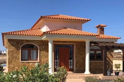 Image de Villa Casa Del Sol 3 Bedrooms With Private Solar Covered Pool 12m x 6m WiFi