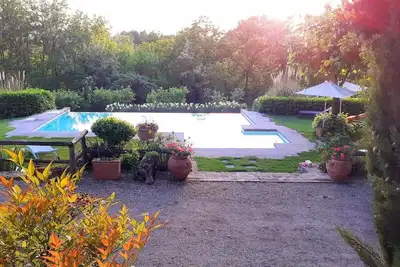 Image de Tuscan hills near Florence - stone farm house