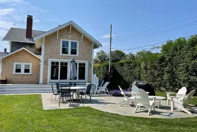 Image de Passez vos vacances à Cape Cod dans une grande maison de style bungalow situ��� au cœur de Chatham.