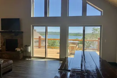 Image de Tomahawk Lodge Wheelchair Friendly w/Bluff View Near Branson! Pickleball Court