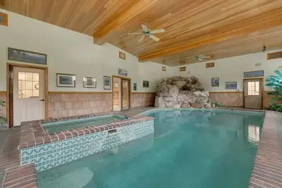 Image de Seasons at McCall - Indoor Pool - Game Room - Outdoor Hot Tub - Bar room - Pool table