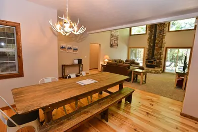 Image de Peace in the Pines: Woodland Oasis in Spring Mountain Ranch, Private Hot Tub