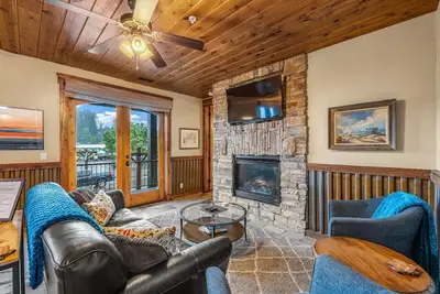 Image de TimberCrest Downtown Lakeview Condo South - Lakeview Balcony - A/C - Downtown