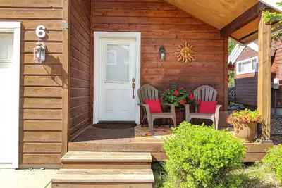 Image de Downtown Lakeview Villa Townhome: Walk to Lake and Downtown, Lakeview Balcony