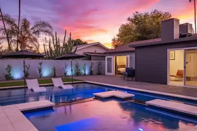 Image de Brand New Hot Tub & Heated Pool, Perfect Location